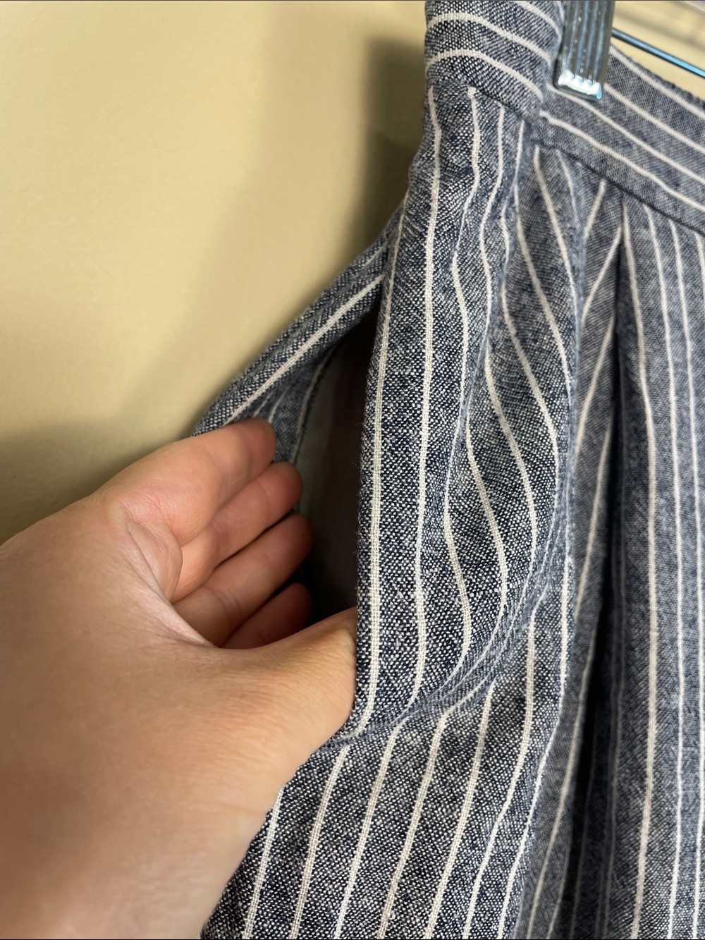 Banana Republic Women’s Linen Blend Striped Blue White Cropped Wide Leg Pants - Picture 7 of 9